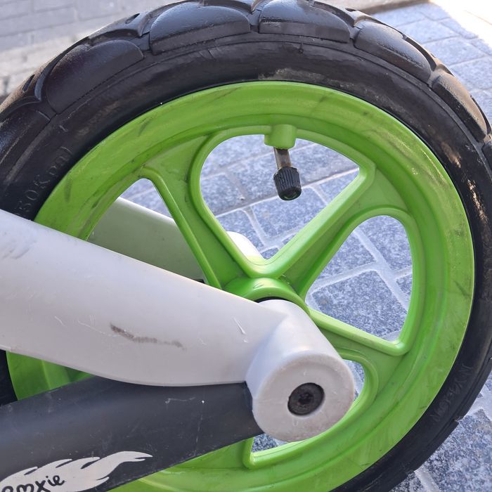 Bicicleta de aprendizagem criança