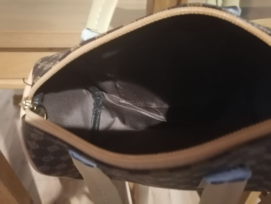 Brązowy kuferek torebka