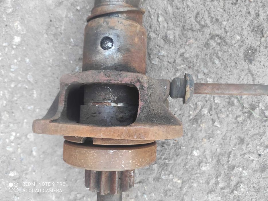 т-40 кронштейн отводки в зборе с валом