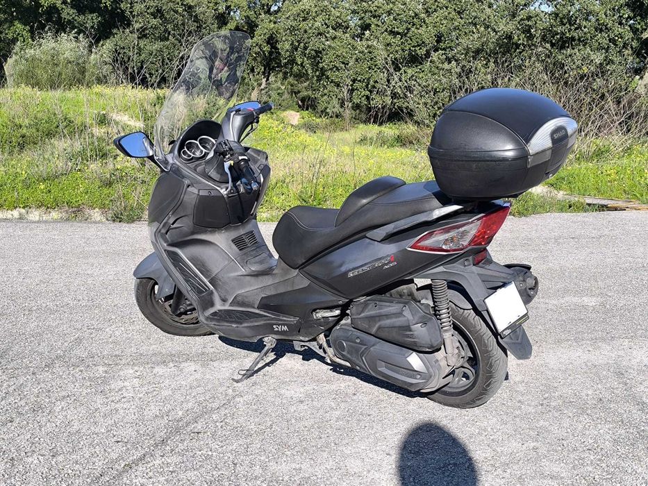 SYM 300i GTS com Topcase
