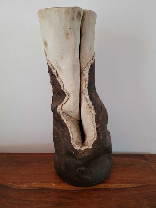 Jarra para flores em barro - imitação de tronco de árvore