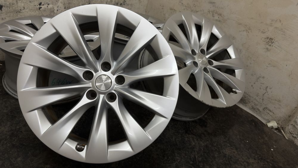 Felgi Aluminiowe 5x120 20” TESLA MODEL X Y Przód 9Jx20 Tył 10Jx20