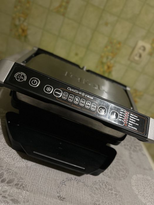 Продам  Гриль-барбекю електричний Tefal GC706D34 Optigrill