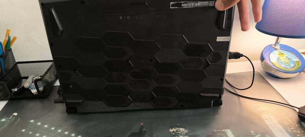 Troco Portátil gamer em troca de PS5 pro ou iPhone pro max 17 novo