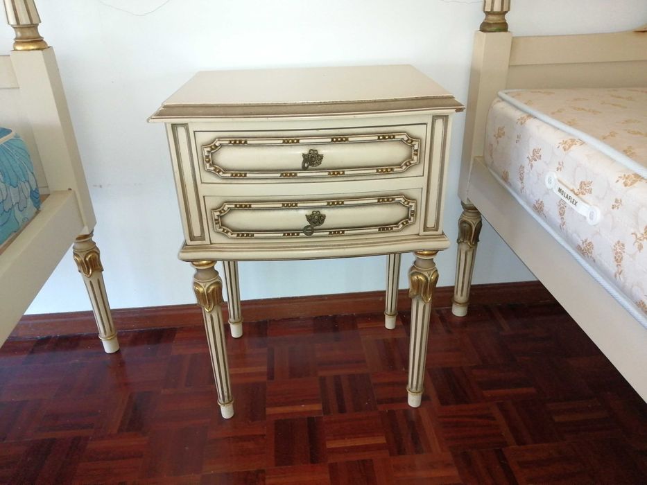Mobilia de quarto - estilo Luis XVI (solteiro / 2 camas)