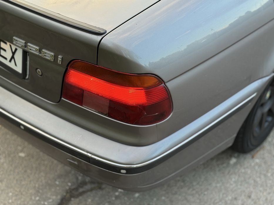 Продам BMW E39 528i