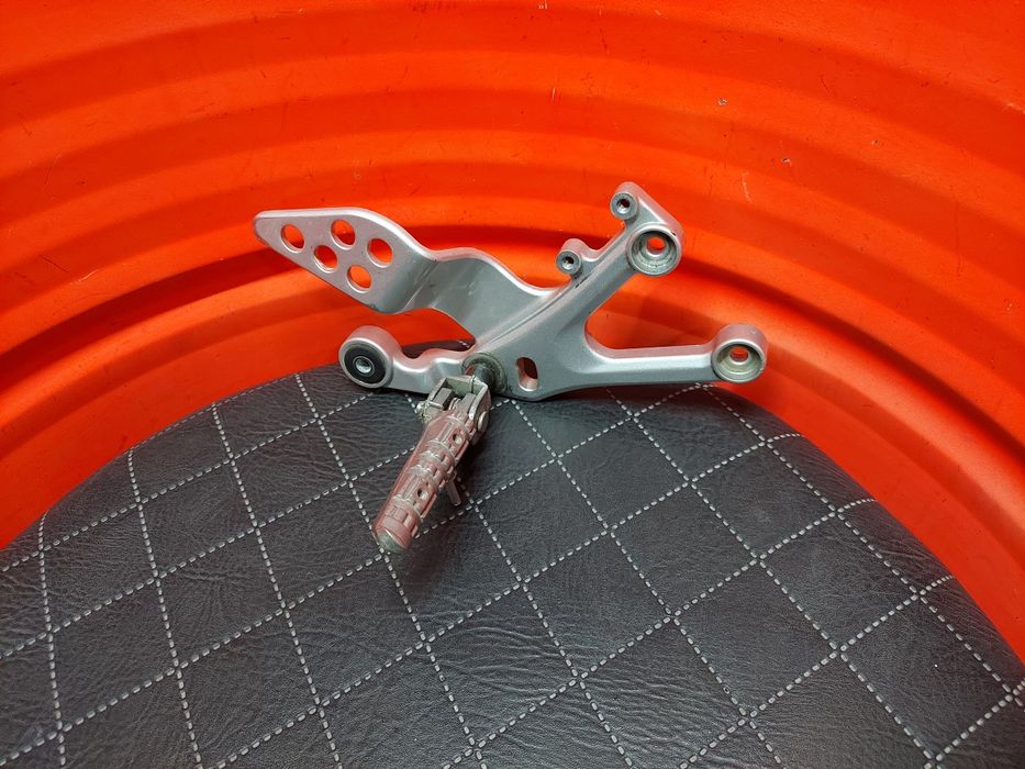 Set prawy Yamaha YZF r125 Jak NOWY! Podnóżek Kierowcy Mocowanie Adapte
