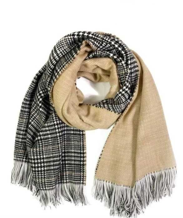 Теплий та м'якенький двосторонній шарф.