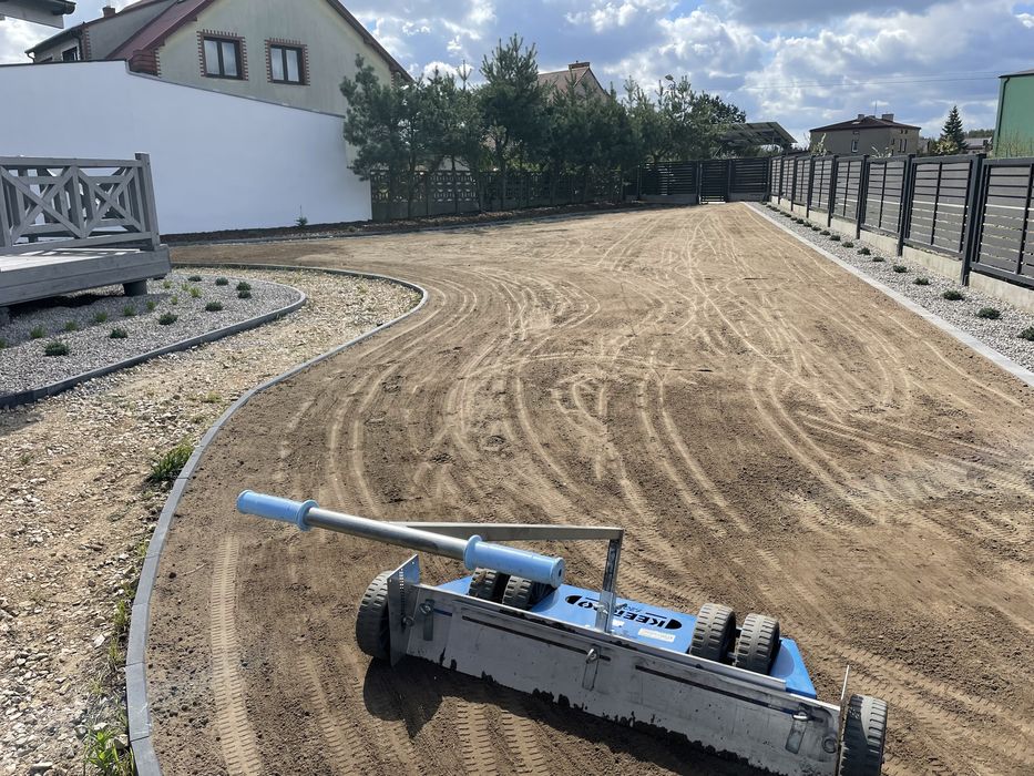 Siewnik do trawy Sembdner, mechaniczny siewnik WYNAJEM usługa