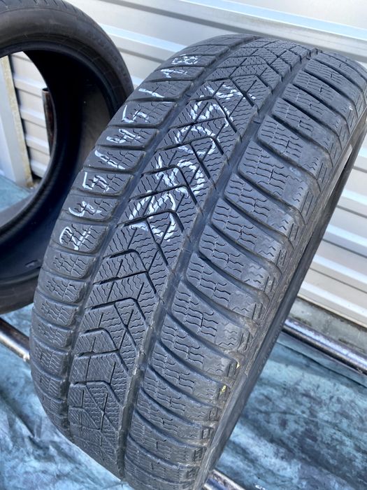 245/45/18 Pirelli SottoZero 3 MO H:BMW 100V