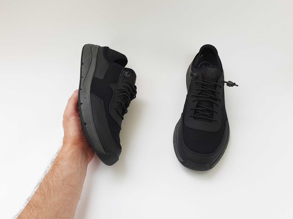 Clarks чоловічі кросівки на весну літо 42.5 28 см 8.5 UK
