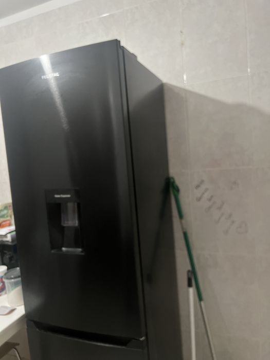 Frigorifico como novi