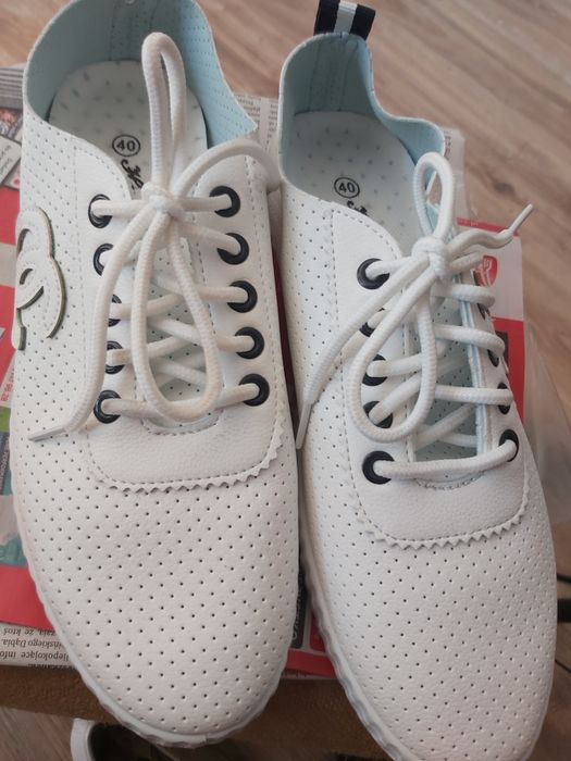 Nowe tenisówki damskie rozmiar 40