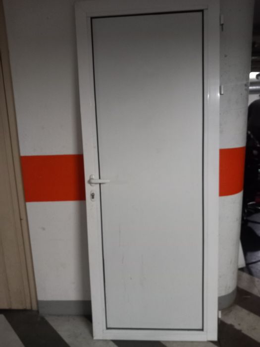 Porta alumínio  210