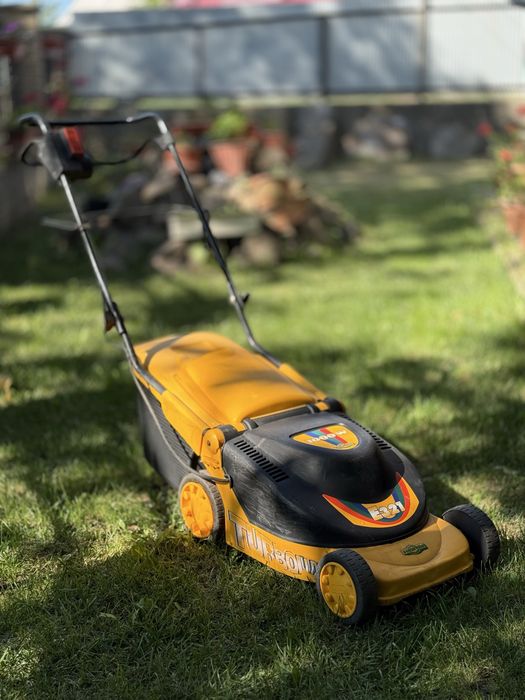 Продається електро газонокосарка 1000W