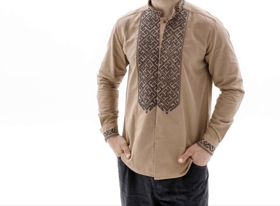 Вишиванка Svarga коричнева з чорним орнаментом 39