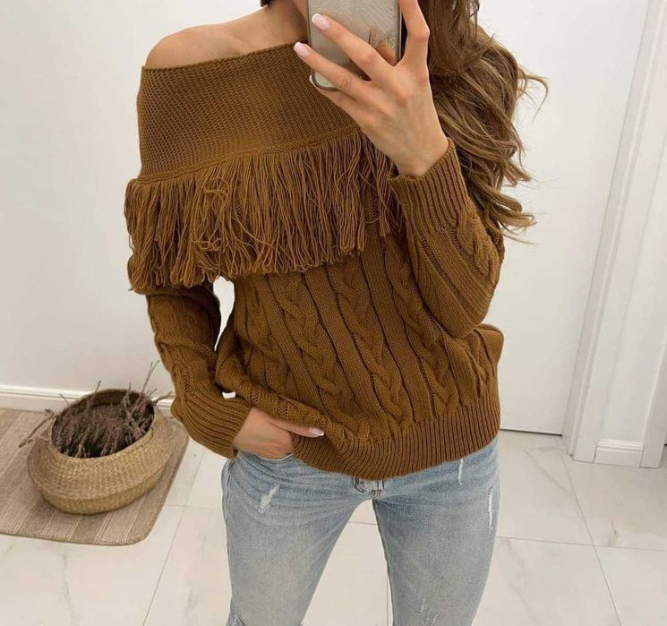 Sweter Moris czarny frędzle uniwersalny