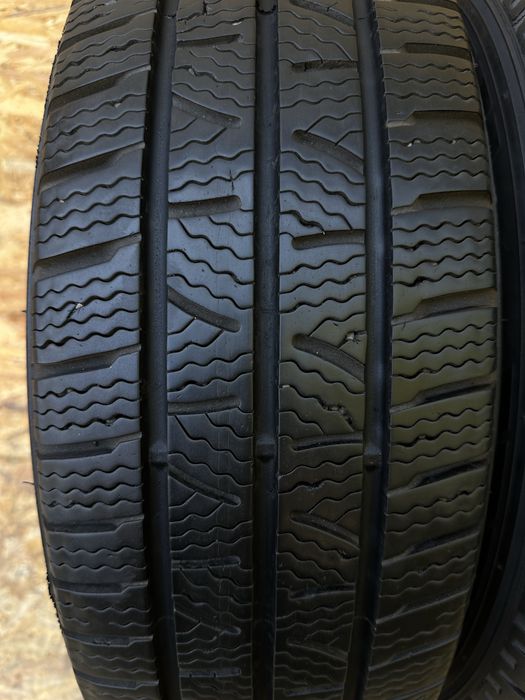 Пара шин 205/65R16C 107/105T PIRELLI CARRIER WINTER.гума резина шини