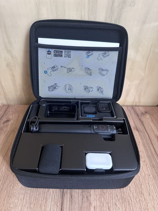 GoPro Hero 11 creator edition + батареї і додаткові аксессуари