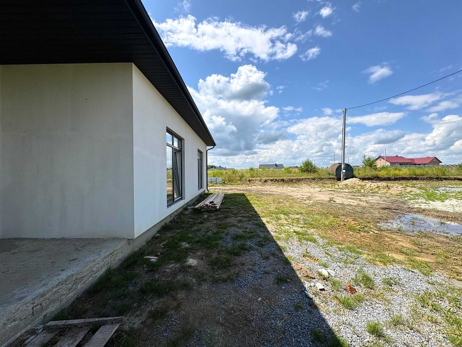 Продам добротну американку з окремим заїздом в районі Авторинку