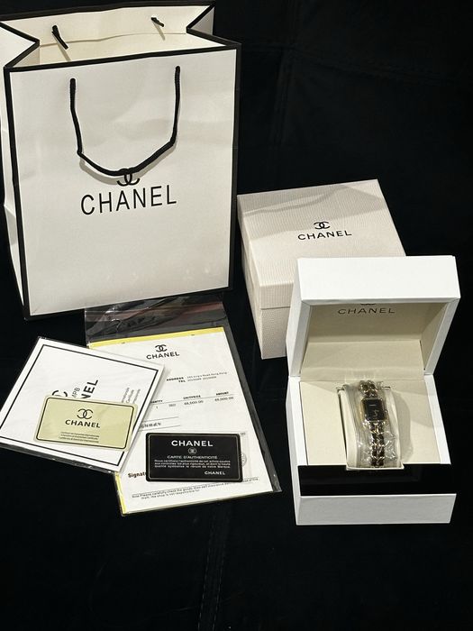 Жіночий годинник Chanel