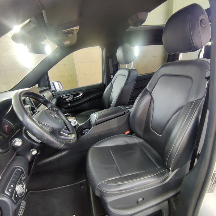 Мерседес v300 2019 року AMG