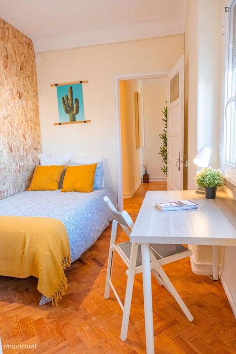 Quarto - localizado em Roma-Areeiro Lisbon
