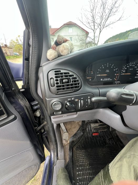 chrysler grand voyager