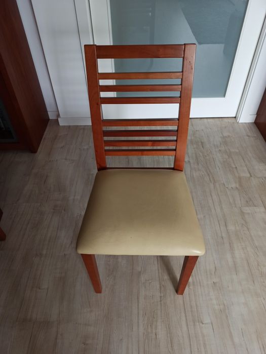 Aparador, cristaleira, mesa com 6 cadeiras madeira cerejeira maciça