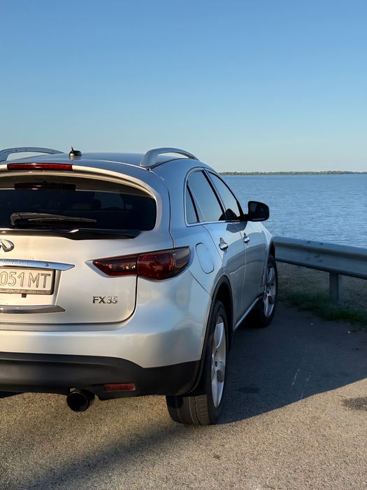 Продам Infiniti fx35