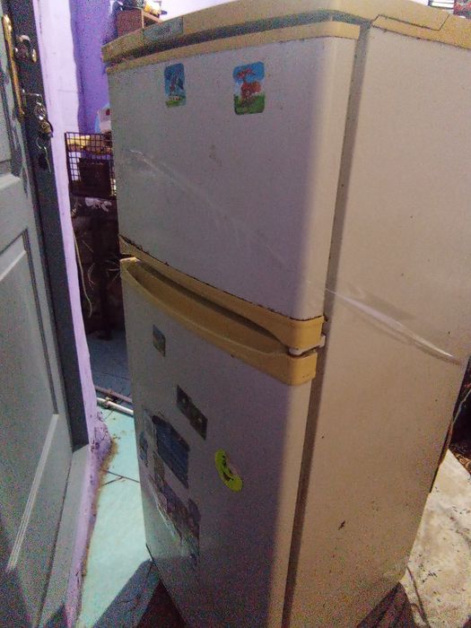 Віддам даром  холодильник
