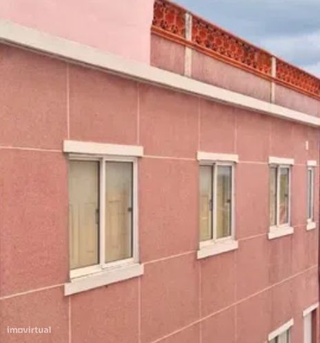 Moradia T3 em banda com terraço em Pernes