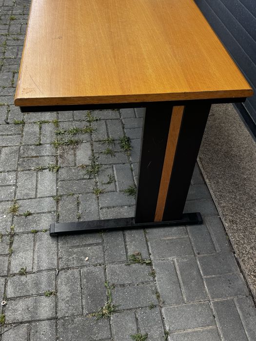 Mesa robusta varias finalidades