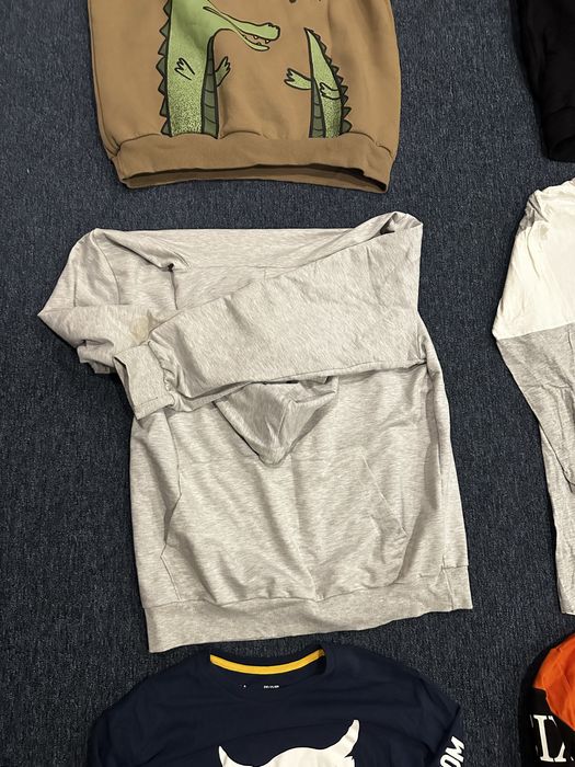 Сіра спортивна кофта