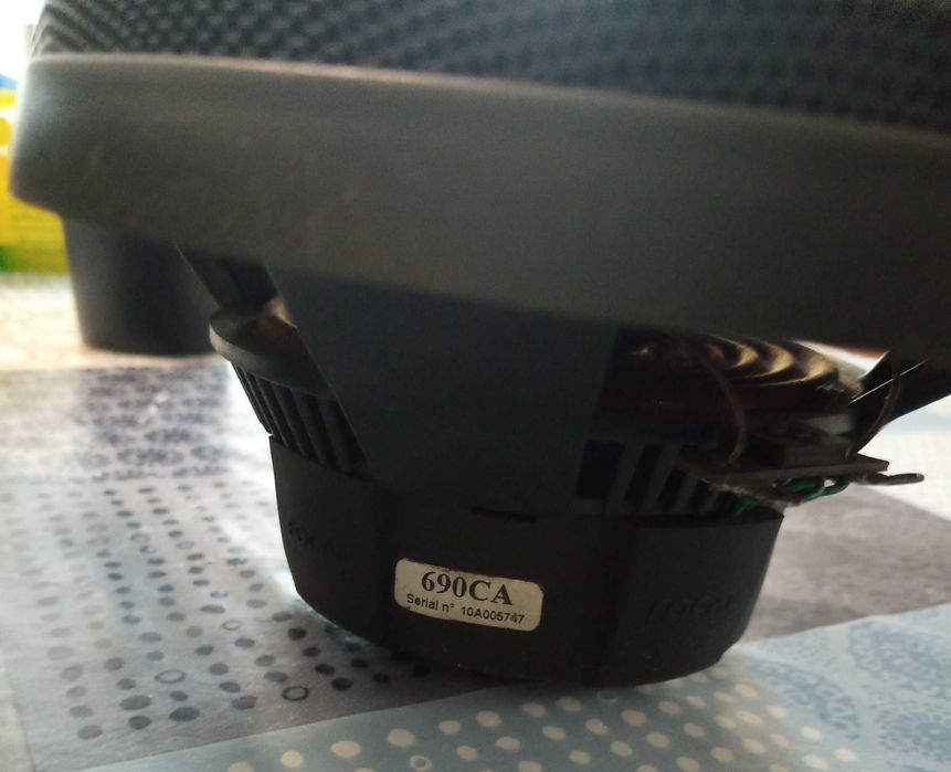 Colunas de Som 690 CA carro