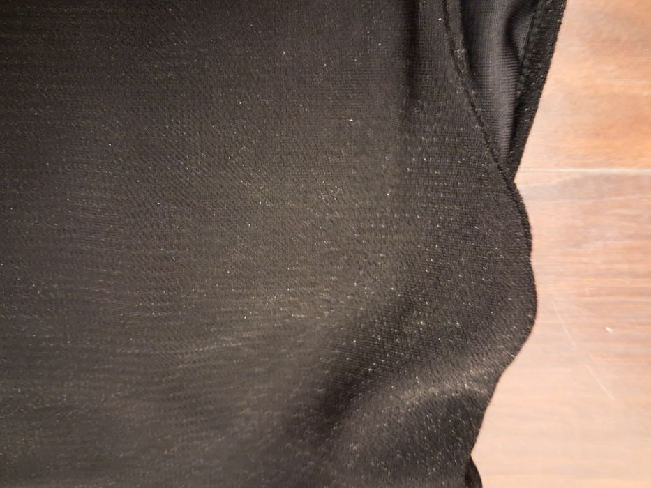 Śliczna sukienka L czarna z połyskiem brokatowym