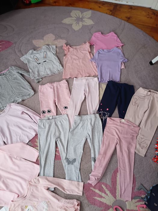 Лосінита кофточки  на весну на дівчинку2-3 роки