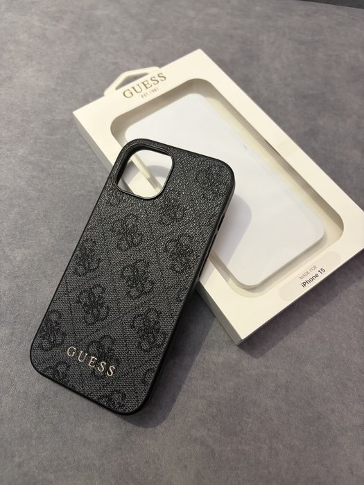 Etui Guess czarne do Iphone 15