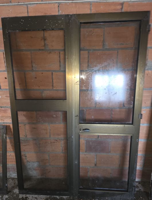 Vendo de portas e janelas de alumínio