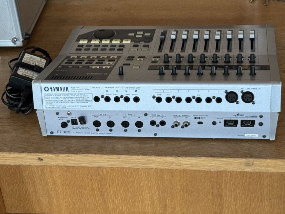 Цифровий мікшерний пульт студія yamaha 01x: 10 000 грн