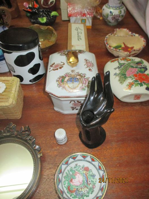 Souvenirs nacionais e estrangeiros e outros bibelots