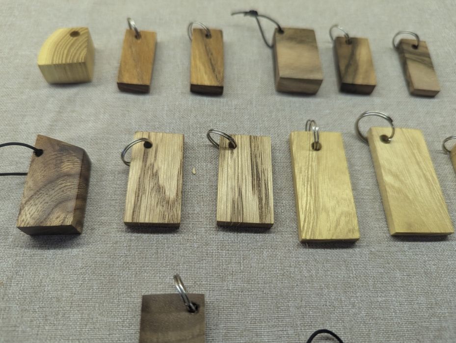 Брелкі дерев'яні