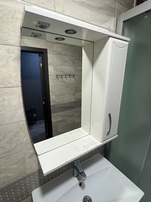 Зеркало для ванної кімнати.