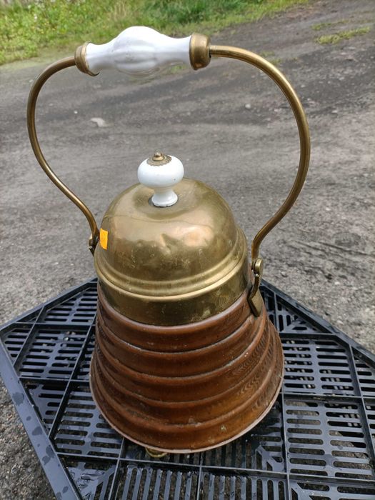 Mosiężny pojemnik - bardzo stary