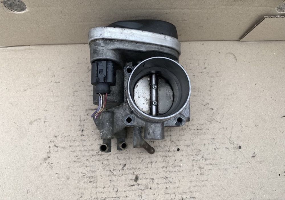 Дросельна Заслонка VW Audi Skoda 06А133062АВ BSE BGU 1.6 BFQ Tour Golf