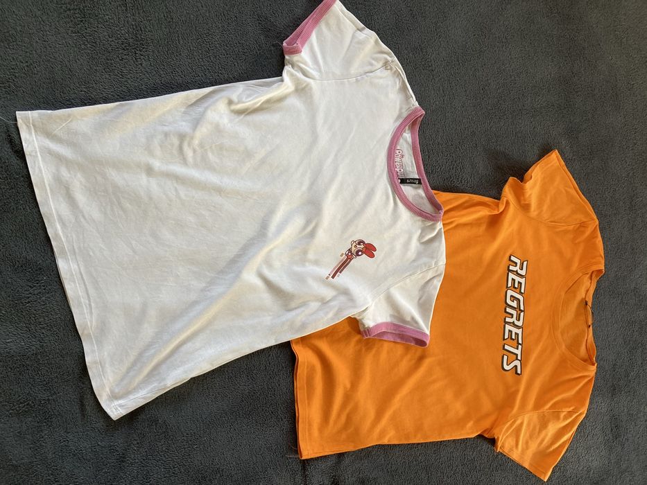 T-shirt FBSister L i Sinsay M