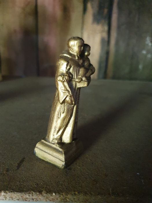 Stara figurka św Antoni ciężka