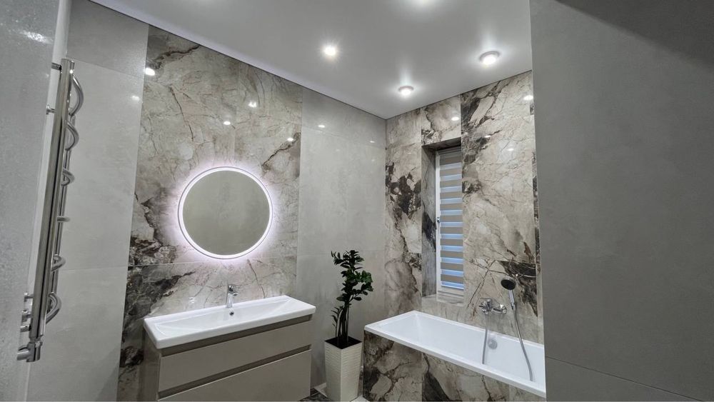 Котедж з ремонтом від власника, підвал, гараж, газ, ділянка 5сот.