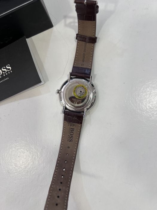 Relógio Hugo Boss de homem com bracelete em pele e caixa