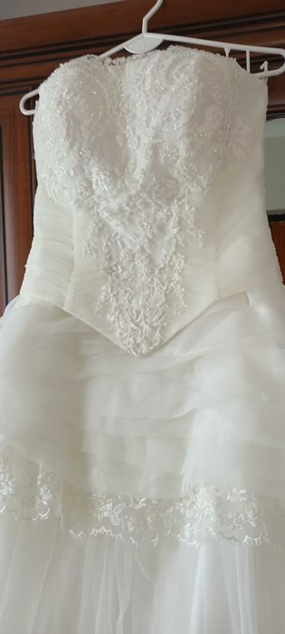 Sukienka ślubna ekri, typ księżniczki , koronka , tiul